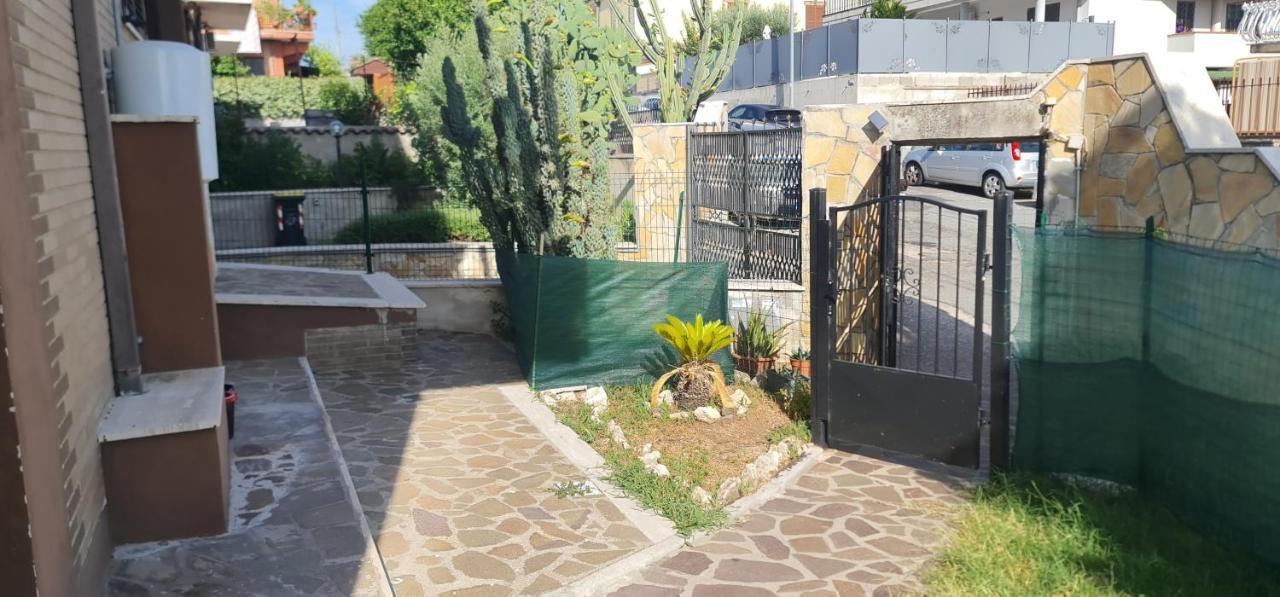 Appartamento Con Giardino Roma Exterior photo